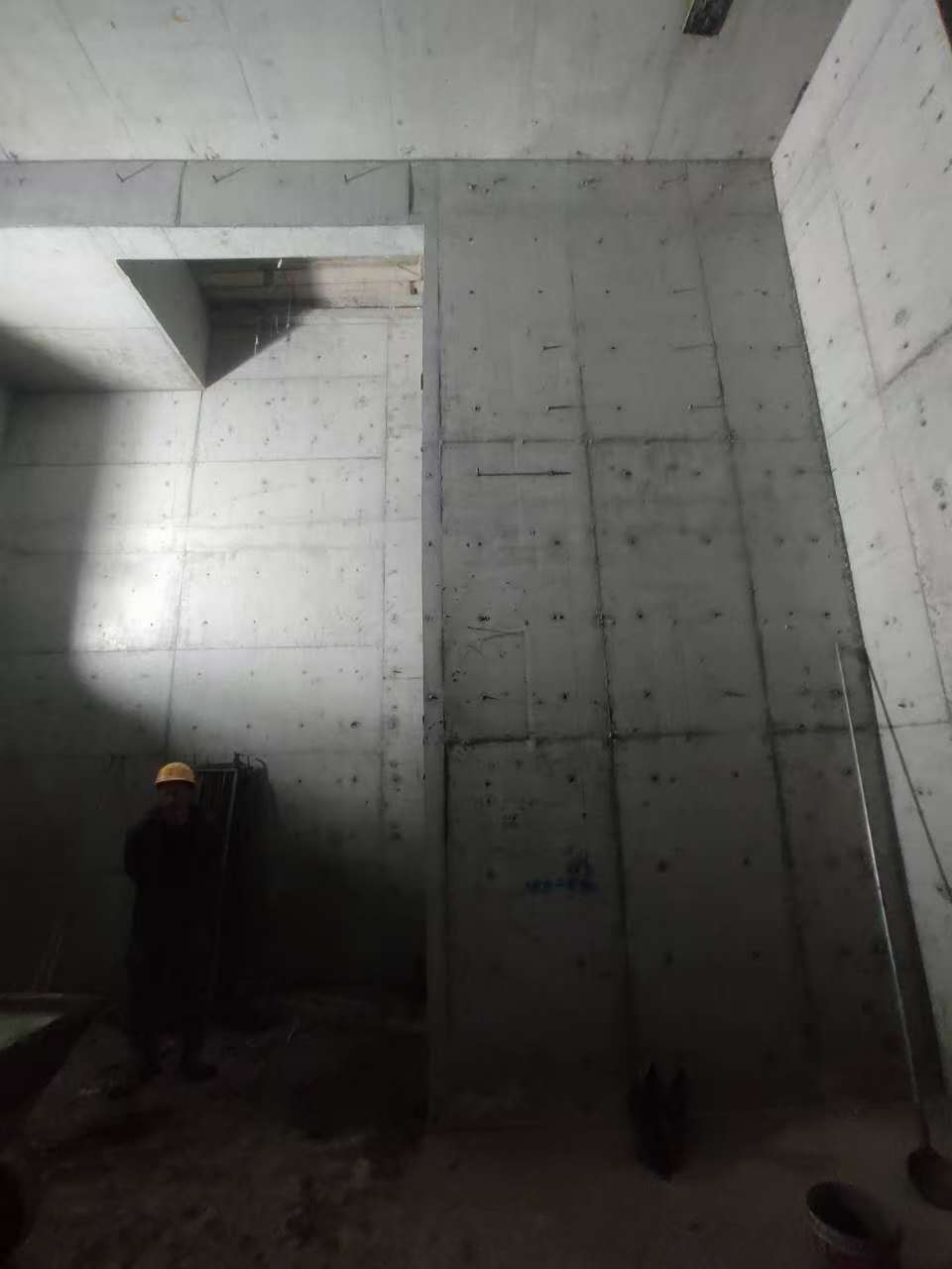 枣强墙上开槽钢筋断了有影响吗